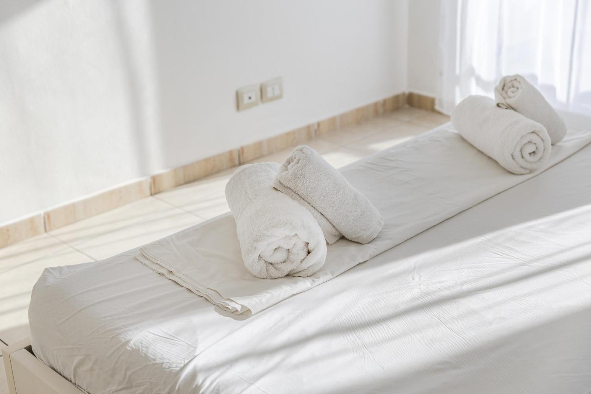 The Beachfront Apartment Durrës Eksteriør billede
